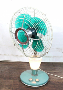 *[to length ]TOSHIBA Toshiba . face LP type lighting attaching electric fan 4 sheets wings light Showa Retro Vintage consumer electronics green color IA349IOE73