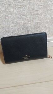 美品　kate spade　ケイトスペード　二つ折り 財布　ブラック