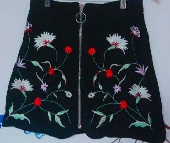 刺繍 高級 ブラック 台形スカート