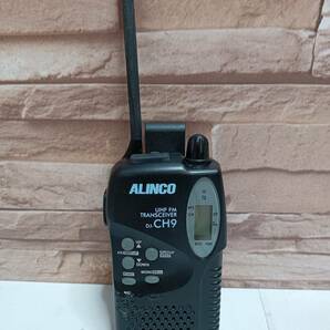 【通電確認済】ALINCO アルインコ 特定小電力トランシーバー DS-CH9 イヤホン付き 無線機 UHF FM TRANSCEIVER ブラック 黒の画像2