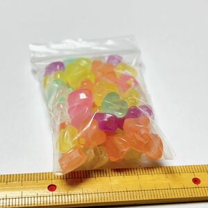 ハート　蓄光ビーズ　アクリルビーズ 50個　ランダムミックス　カラフル、8.5x10.5x6.5mm