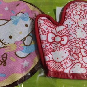 サンリオHELLO KITTY　ボティウォッシュミトン・ループ付きミニハンドタオル2枚