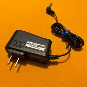 ACアダプター 12V-1A センタープラス　プラグ外径5.4mm 動作品