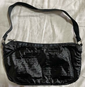 LeSportsac レスポートサック ポーチ　黒　エナメル　ハンドバッグ