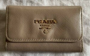 プラダ PRADA サフィアーノレザー　キーケース　定番　高級タイプ