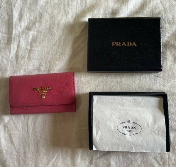 プラダ／PRADA キーケース　６連　　箱付き　中古　桃色　サフィアーノレザー