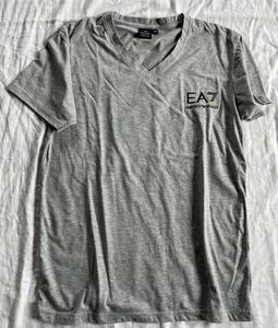 Emporio Armani エンポリオアルマーニ　Tシャツ　Vネック　ロゴ