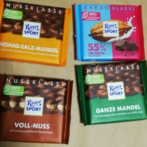 お菓子 ドイツ チョコ リッター スポーツ リッタースポーツ Ritter SPORT チョコレート 4種類 (※各種各1枚で合計 4枚 のまとめ売り) の画像1