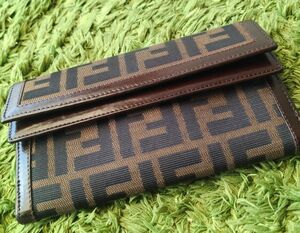 フェンディ / FENDI / ズッカ柄 / 折財布 / キャンバス / Wホック