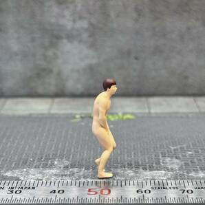 【KS-734】1/64 スケール 裸の男性 フィギュア ミニチュア ジオラマ ミニカー トミカの画像3