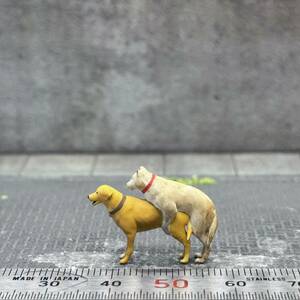 【KS-745】1/64 スケール 2頭のイヌ 犬 フィギュア ミニチュア ジオラマ ミニカー トミカ