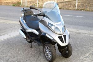 250cc trike normal car license (AT limitation . possible ) Piaggio MP3FL* mileage approximately 1 ten thousand 2 thousand Km* navi .ETC attaching. Saitama city ... selling out!!