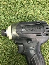 【中古品】makita(マキタ) 14.4v充電式インパクトドライバ (本体のみ) TD136DZ※軸ブレ少し有　/　IT8933KUM2WS_画像2