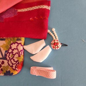 ◆momoko ちゃんの正絹お着物、中紅色に菊、handmade. 素敵◆の画像6