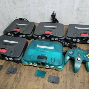 Nintendo 任天堂 64 拡張パック4台 本体5台 クリアブルー まとめ ゲーム機 ニンテンドー コントローラー NINTENDO ジャンクの画像2