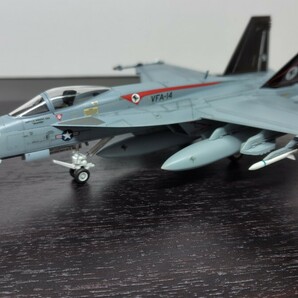 F/A-18E スーパーホーネット ハセガワ製プラモデル完成品 1/72の画像1