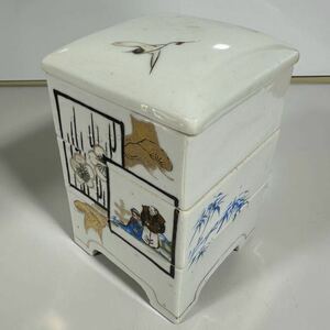 古伊万里 色絵 人物 染付 陶器製 三重段　段重箱 小物入 和食器骨董品