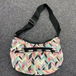 レスポートサック LeSportsac レスポートサック ショルダーバック 幾何学から　マルチカラー　ボディバッグ