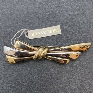 G0308P87 HANAE MORI is na emo li Gold * silver color combination brooch ribbon motif lady's accessory 