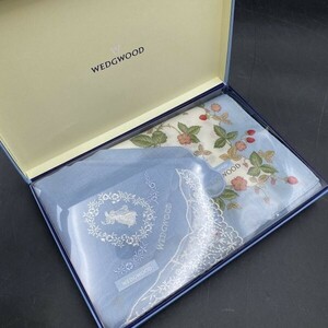 G0126L11 箱付き未使用 WEDGWOOD　ウエッジウッド　ハンカチ　2枚セット ワイルドストロベリーブルー　レースハンカチ