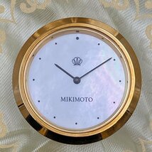 G0326R71 MIKIMOTO ミキモト 置時計 置き時計 時計 クォーツ　シェル文字盤　パール　真珠　未使用箱付き不動_画像3
