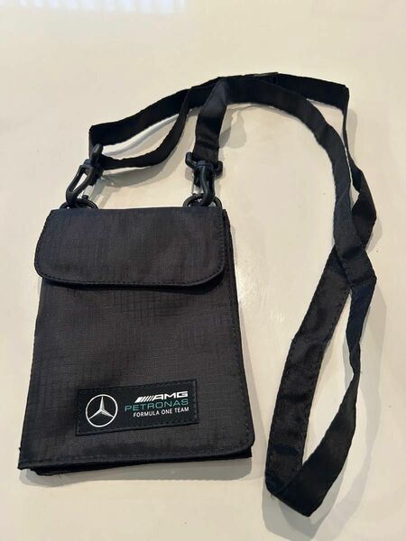 メルセデスAMG PETRONAS ショルダーポーチ