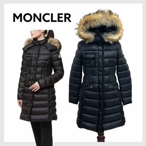 国内正規品 MONCLER モンクレール HERMIFUR ヘルミファー 袖ワッペン ナイロン ラクーンファー フード付き ダウンコート 黒 49900-15-53048