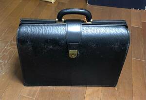 ♪ 【稀少品】　BURBERRY バーバリー　 ビジネス　バッグ　　バッグ内部もとてもキレイ！　使用頻度も少ない！！