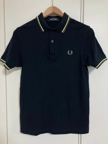 FRED PERRY（フレッドペリー）半袖ポロシャツ　Sサイズ　送料無料　紺　ネイビー　