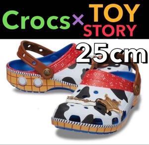 25㎝ 完売品 新品 クロックス×トイストーリー コラボ サンダル ウッディ/crocs スニーカー Disney ディズニー toy story ランド シー