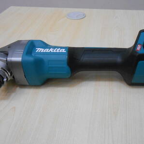 24352 未使用新品 makita マキタ 100mm充電式ディスクグラインダ GA001GZ ボディカラー青 Li-ion 40Vmax 本体のみです 電動工具 仕事道具の画像7