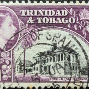 【外国切手】 トリニダード・ドバゴ 1953年04月20日 発行 エリザベス2世女王、風景と建物 消印付きの画像1