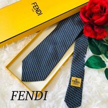 FENDI フェンディ メンズ 男性 紳士 ネクタイ ブランドネクタイ 総柄 ズッカ柄 ズッカ ブルー 青 ビジネス 結婚式 通勤 スーツ 剣先 9.5cm_画像1