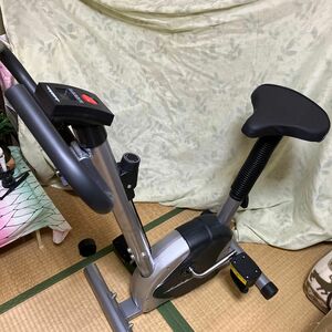 エアロバイクこの品は見本で同じ物が未開封であります♪未開封の物を送りますのでよろしくお願い致します^_^