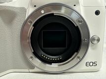 △Canon キヤノン EOS Kiss M2 ダブルズームキット レンズセット ミラーレス一眼 デジタルカメラ ホワイト 現状品 動作確認済 S76-4_画像5