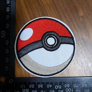 ポケモン　ボール　大きめ　アイロン　刺繍　ワッペン　ハンドメイド　アップリケ