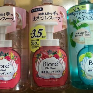 ビオレ ザ ハンド 泡ハンドソープ シフォンローズの香り つめかえ用 ７００ＭＬ　2本とソルティライムの香り