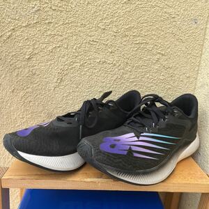 美品　ニューバランス newbalance ブラック スニーカー 24.0