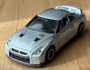 ◇トミカ 日産 スカイライン GT-R シルバー 中古 2008 ミニカー R35