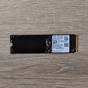【No.986】 正常判定 660時間 SSD M.2 NVMe 256GB SAMSUNG製 サムスン MZVLQ256HAJD-00007 Type 2280