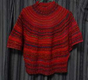 MONROSA モンロッサ ニット セーター　鮮やかな赤色　ハイネックニットセーター　ポンチョ　美品