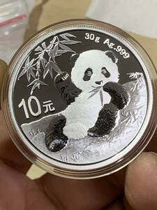 中国パンダ銀貨 2022年中華人民共和国パンダ10元　純銀 30グラム 記念硬貨 未使用　極美品 希少　非常に入手困難 収蔵品放出 