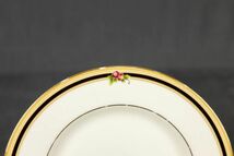 T01-1918 陶磁器 WEDGWOOD ウェッジウッド CLIO クリオ プレート 小皿 3枚 大皿 6枚 洋食器 MADE IN ENGLAND 世界最大級の陶磁器メーカー_画像7