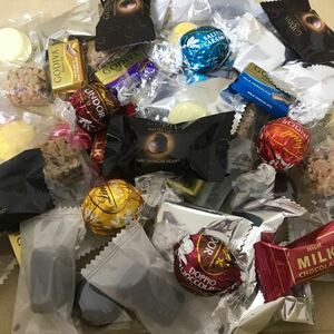 ★チョコレート詰め合わせ　70個以上　GODIVA リンツ入り　お買い得　格安★