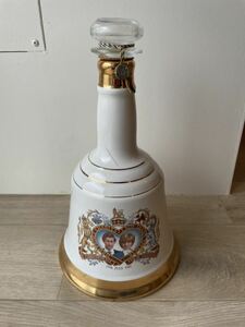 スコッチウイスキー 1981年 チャールズ皇太子 ダイアナ妃 結婚記念陶器ボトル「ベルズ」750ml 43度 43年古酒以上 終売品！ スコットランド