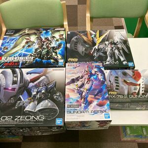 ◎12272 バンダイガンプラ組立品 1/100スケール1体　1/144スケール4体 （ガンダム・ジオング・クシャトリヤ）詳細は説明文にて　現状渡し