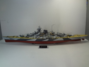 １／３５０ ドイツ 戦艦 テルピッツ TIRPITZ 迷彩塗装済 完成品
