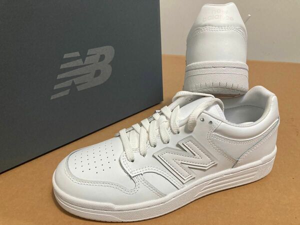 新品未使用品　大人気！24.5cmニューバランス（new　balance）レディーススニーカーBB480L3Wホワイト白