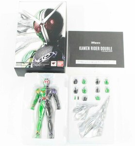 【中古・訳アリ品】バンダイ S.H.Figuarts 仮面ライダーW サイクロンジョーカー【角折れ】'