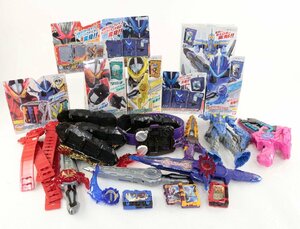 【ジャンク】 仮面ライダーセイバー 変身 武器など まとめ ソードライバー ライドブック 闇黒剣月闇 音銃剣錫音 クロスセイバー 等'